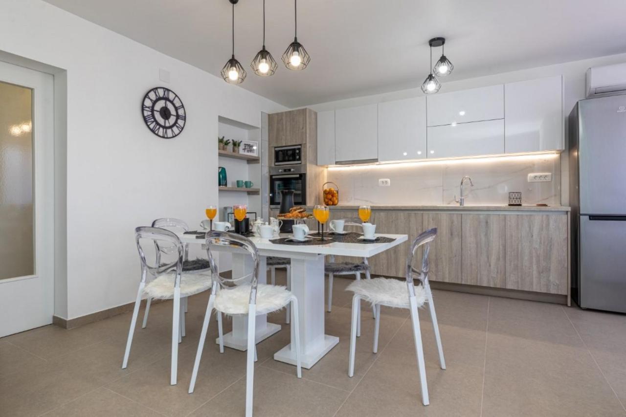 Apartman Grzetic Šilo Buitenkant foto