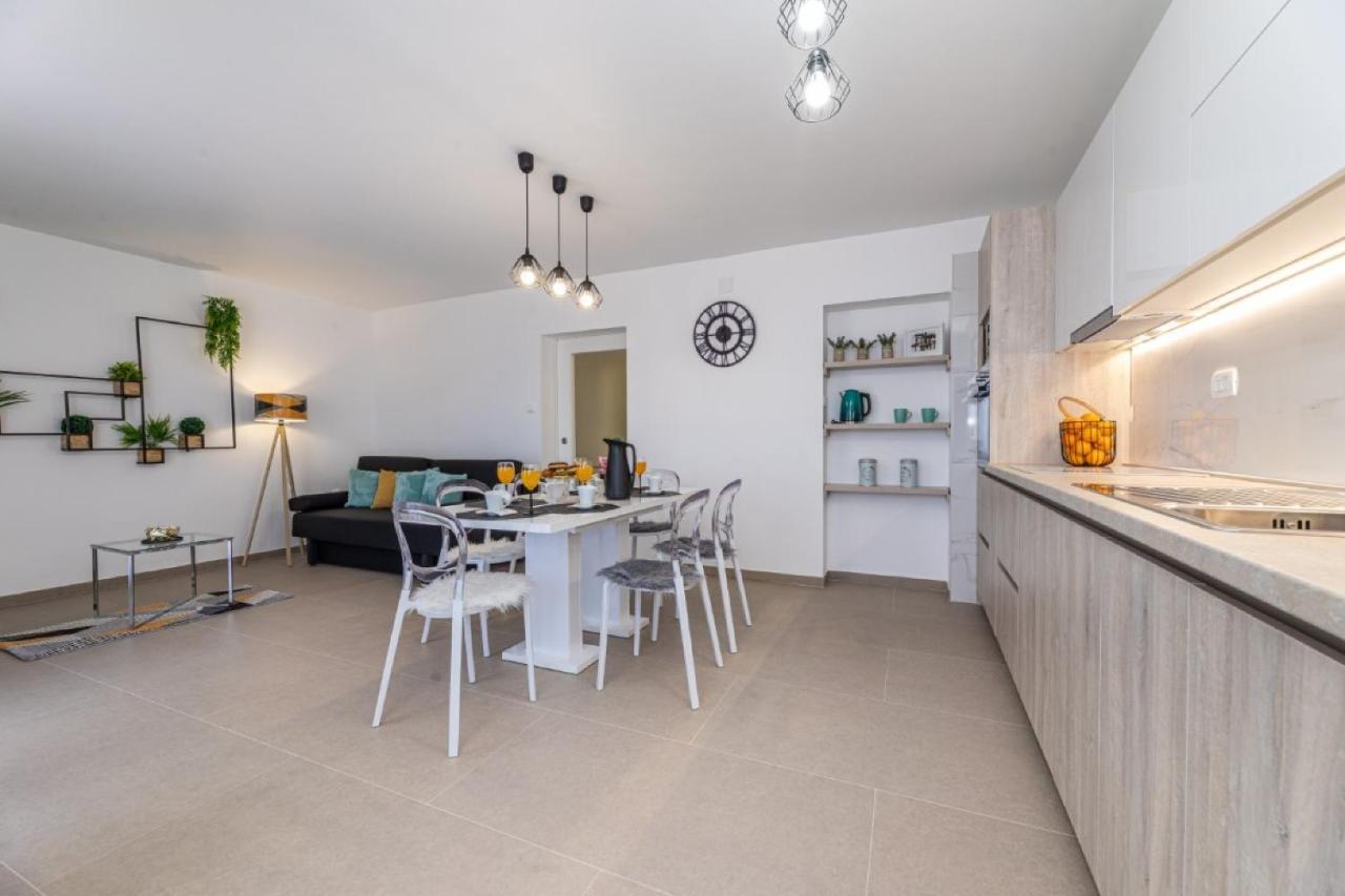 Apartman Grzetic Šilo Buitenkant foto
